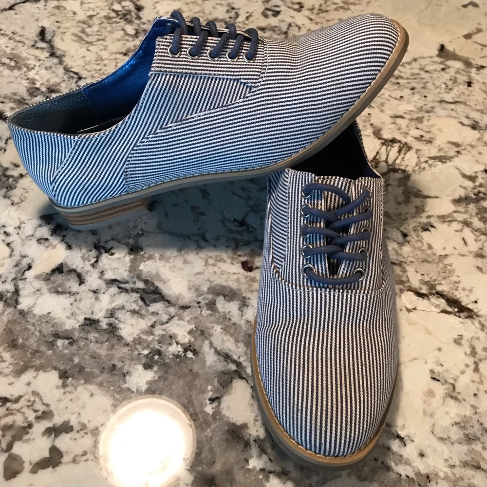 REPORT shoes!